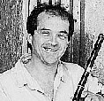 Jean Michel Veillon Sonneur de bombarde (et danseur) depuis l&#39;âge de treize ans, Jean-Michel VEILLON découvre en 1977 la flûte traversière en bois (un ... - veillon